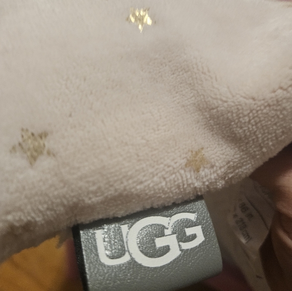 Ugg comforter - Picture 2 of 3